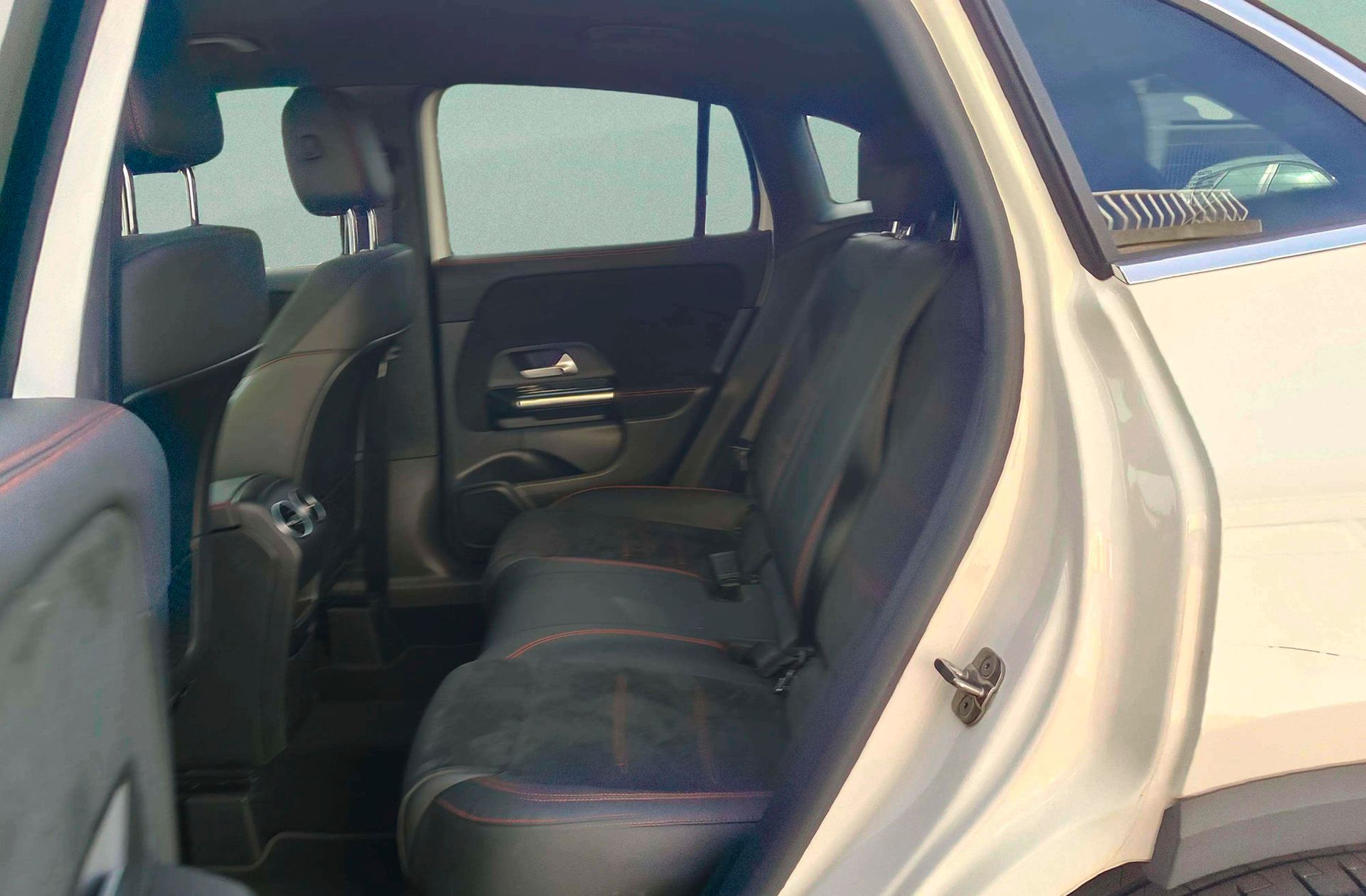 Mercedes-Benz GLA 200 - foto 13