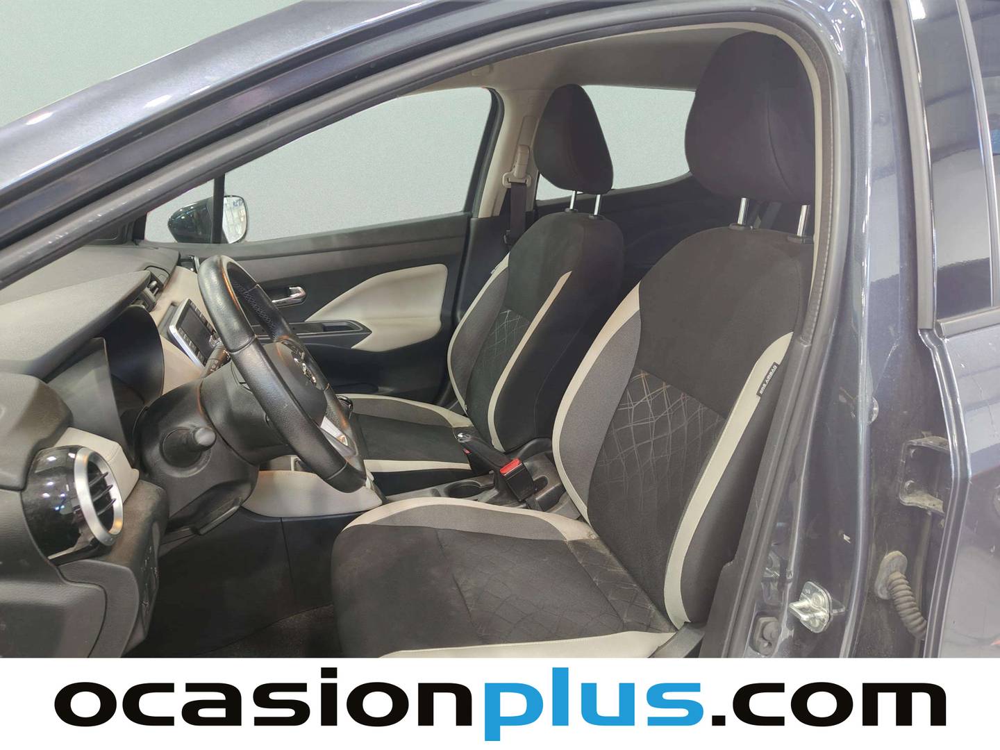 Foto asientos delanteros Nissan Micra Nissan Micra IG-T N-Design Black (92 CV)