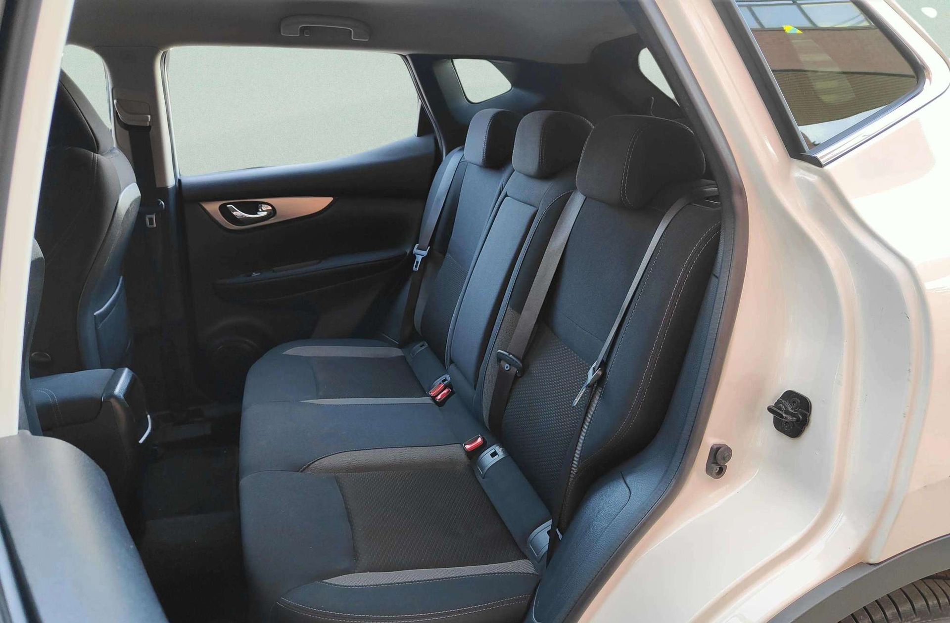 Nissan Qashqai DIG-T 115 N-Connecta 4x2 - foto 11