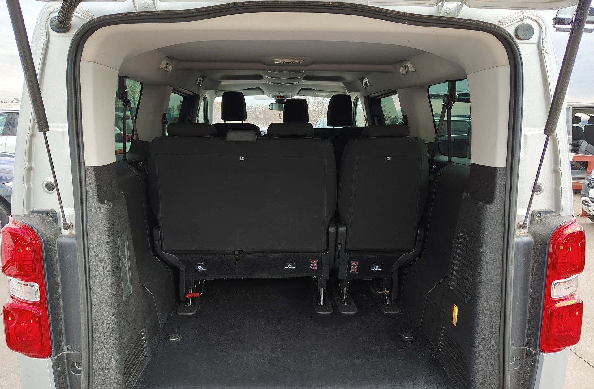 Peugeot Traveller 2.0 BlueHDi Business Long 9 plazas - foto 17