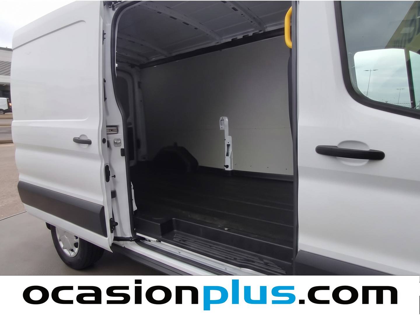 Fotos maletero Ford Transit Ford Transit Furgon 350 L3H2 Trend (130 CV)