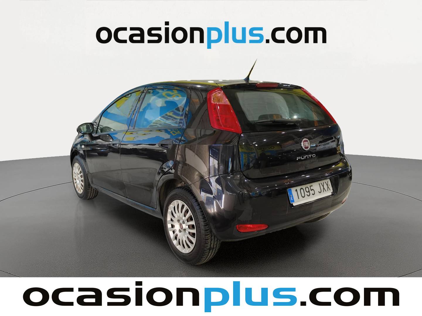 Foto trasera Fiat Punto Fiat Punto 1.2 8v S&S Gasolina Pop  (69 CV) izquierda