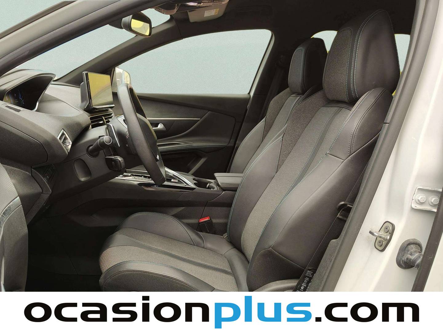 Foto asientos delanteros Peugeot 5008 Hybrid Peugeot 5008 Hybrid 1.2 Allure Pack eDCS6 (136 CV)