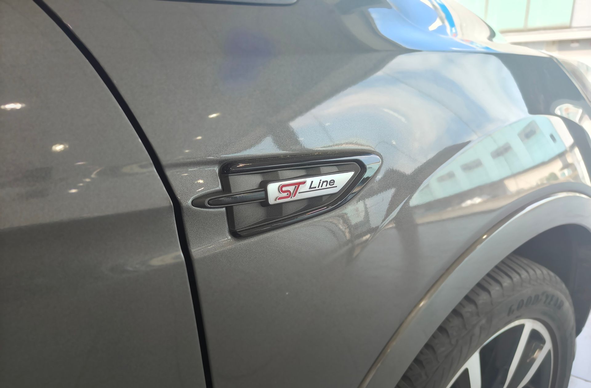 Ford Kuga 1.5 EcoBoost ST-Line Limited Edition 4x2 - foto 6
