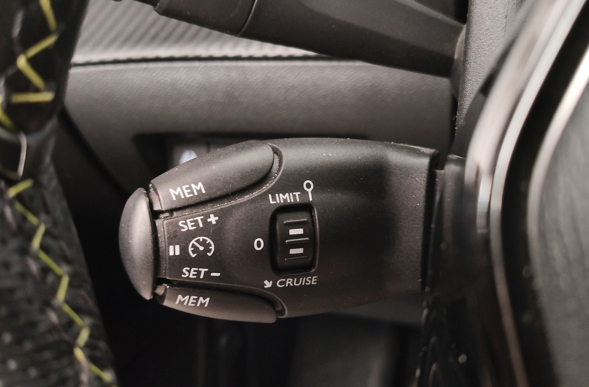 Peugeot 2008 PureTech 130 GT - foto 29