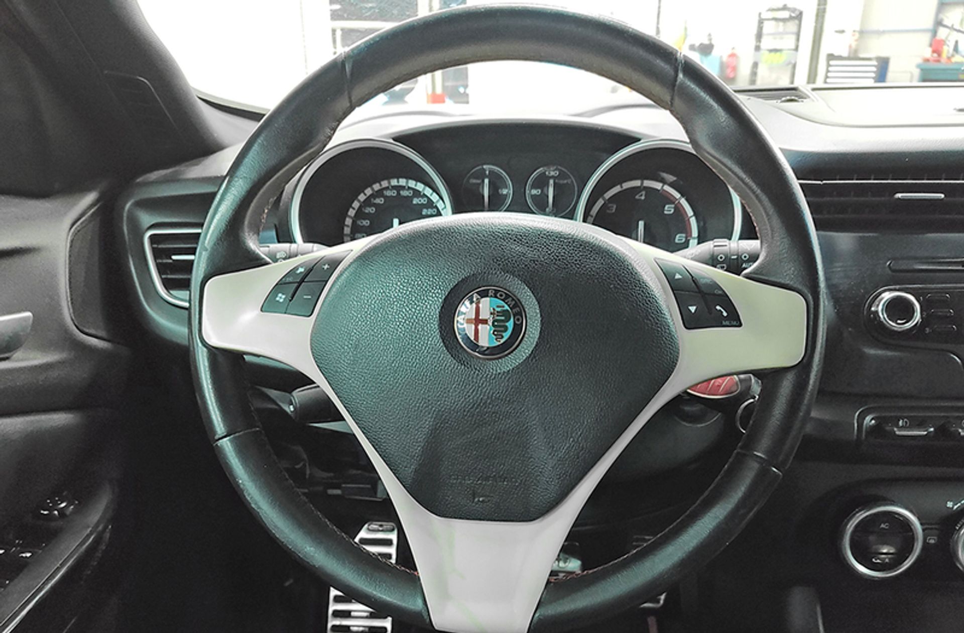 Alfa Romeo Giulietta 2.0 JTDm Distinctive - foto 15