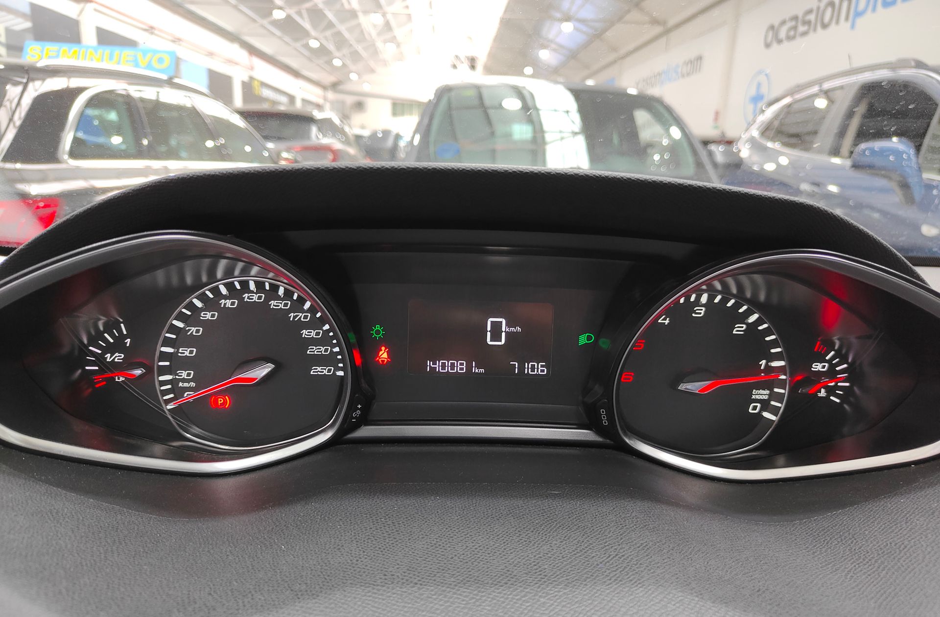 Peugeot 308 BlueHDi 150 Allure - foto 22