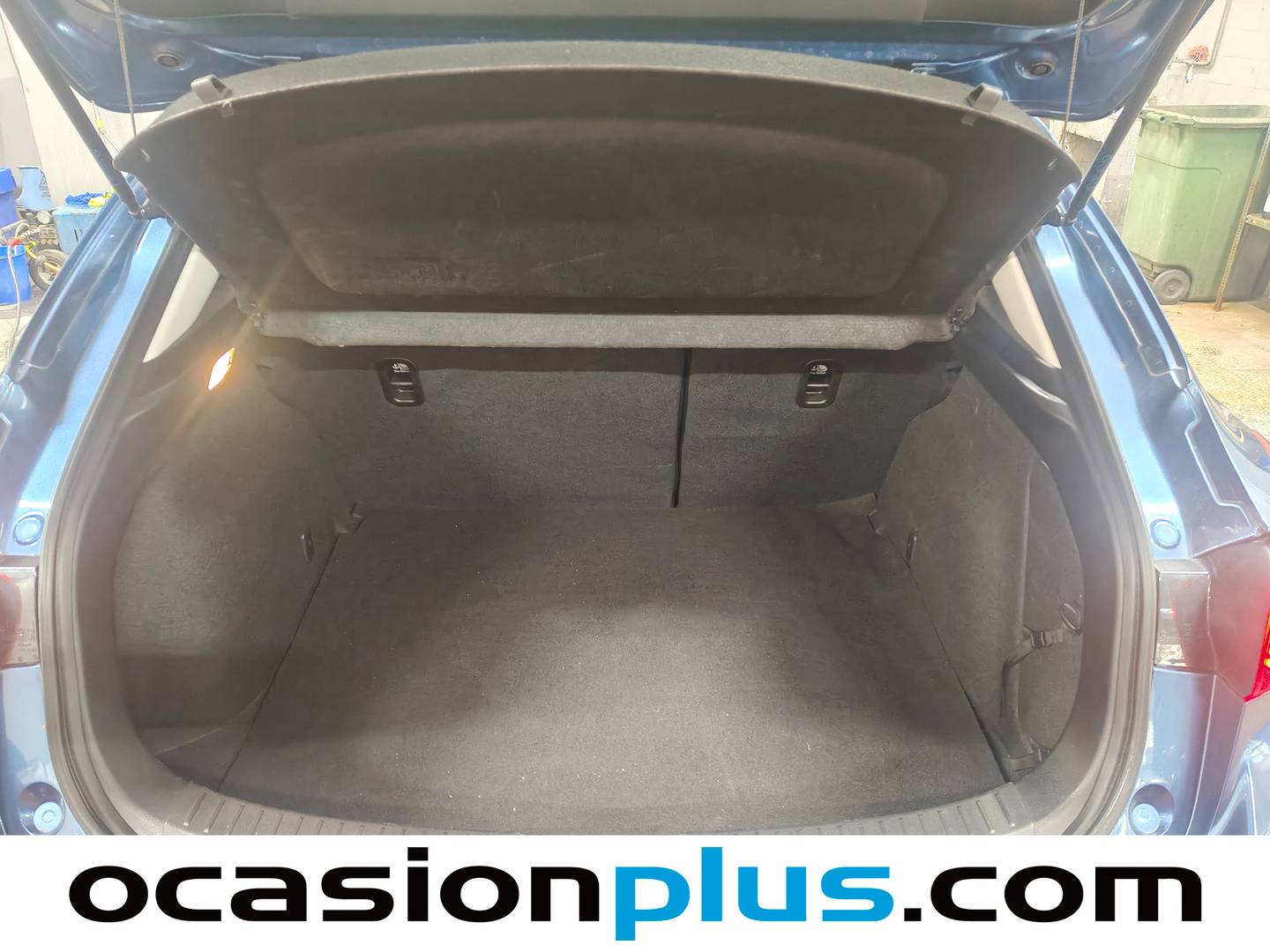 Fotos maletero Mazda Mazda3 Mazda Mazda 3 2.0 GE Luxury+Navegador MT (120 CV)