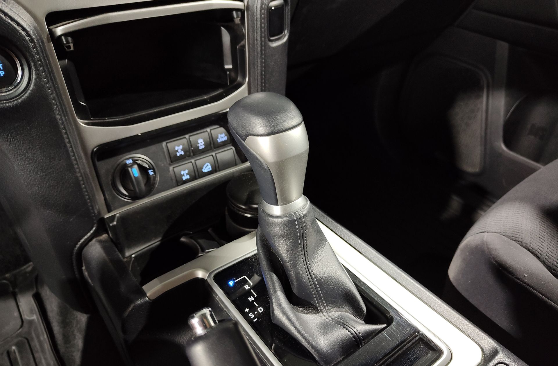 Toyota Land Cruiser 2.8 D-4D VX 7 plazas - foto 5