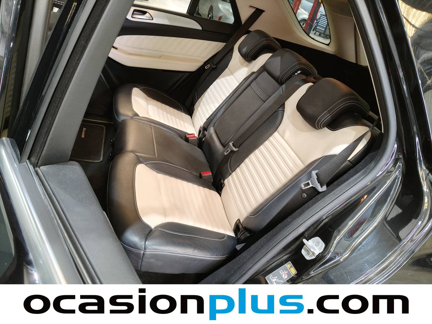 Foto asientos traseros Mercedes Clase GLE Mercedes GLE 500 e 4Matic (442 CV)