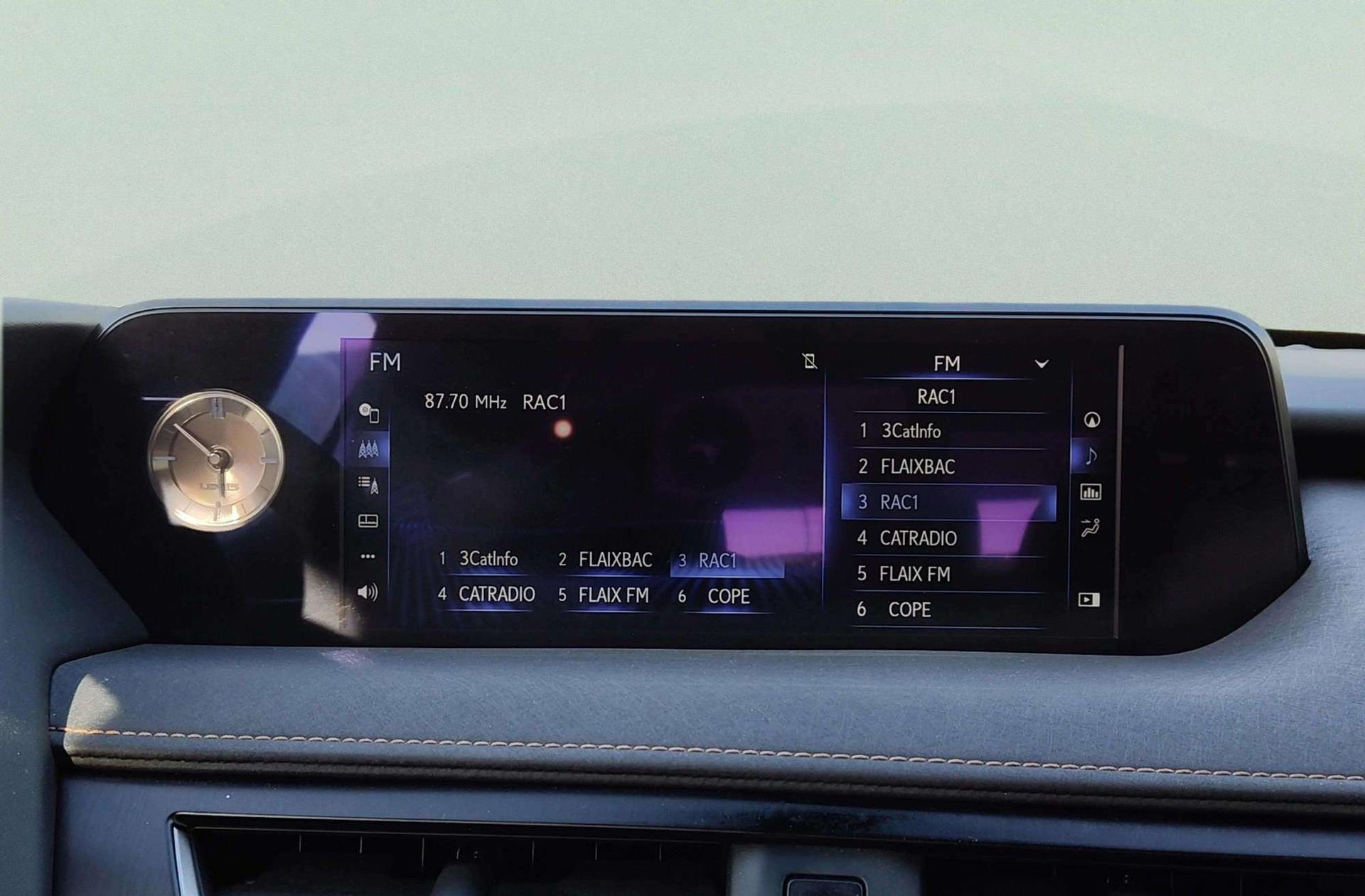 Lexus UX 250h Luxury - foto 40