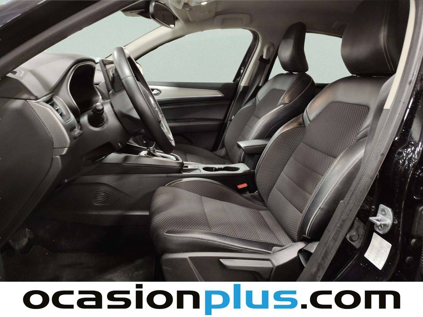 Foto asientos delanteros Renault Arkana Renault Arkana Techno TCe 140 Mild hybrid EDC (140 CV)