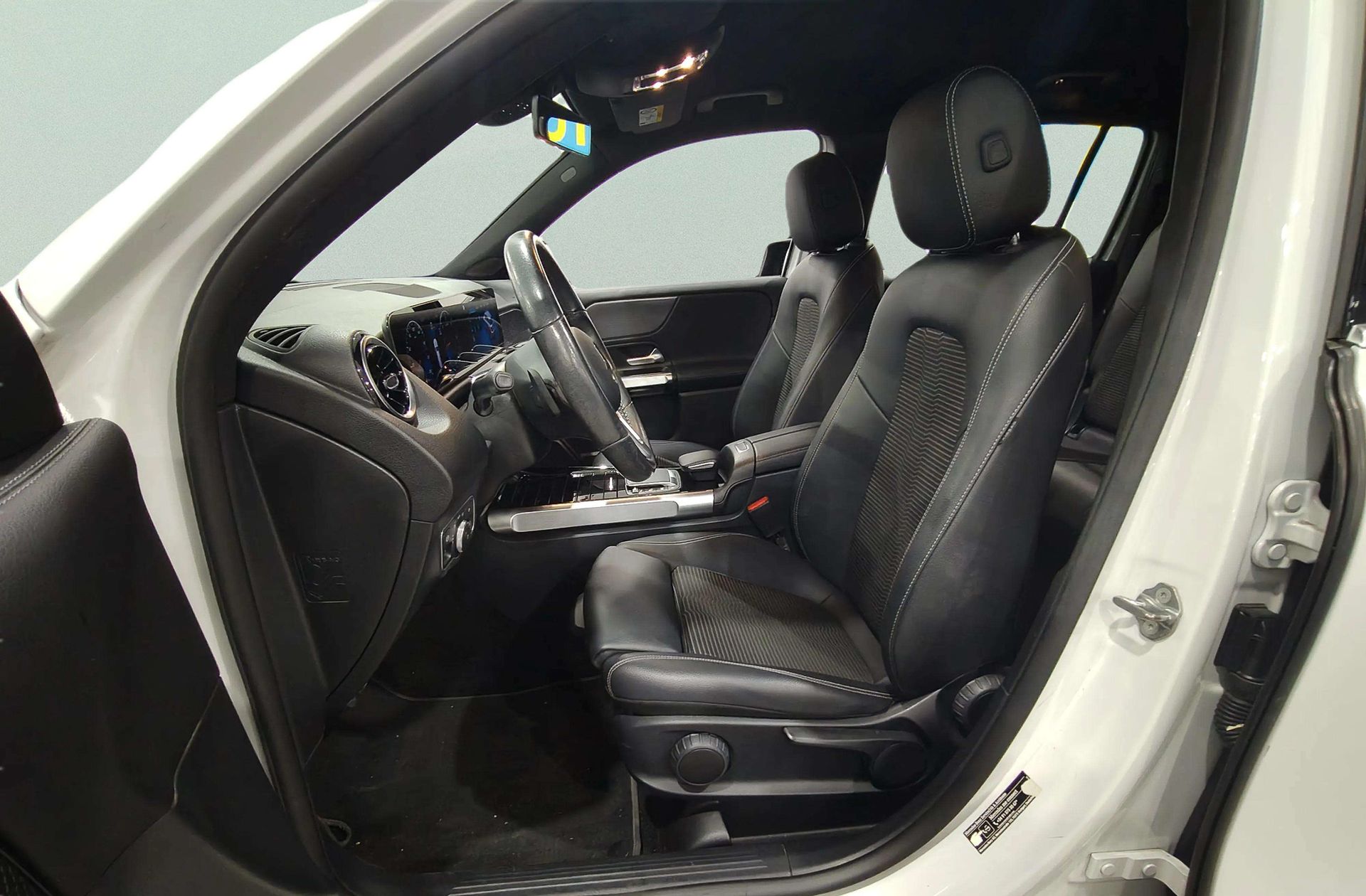 Mercedes-Benz GLB 220 D 4Matic DCT - foto 11