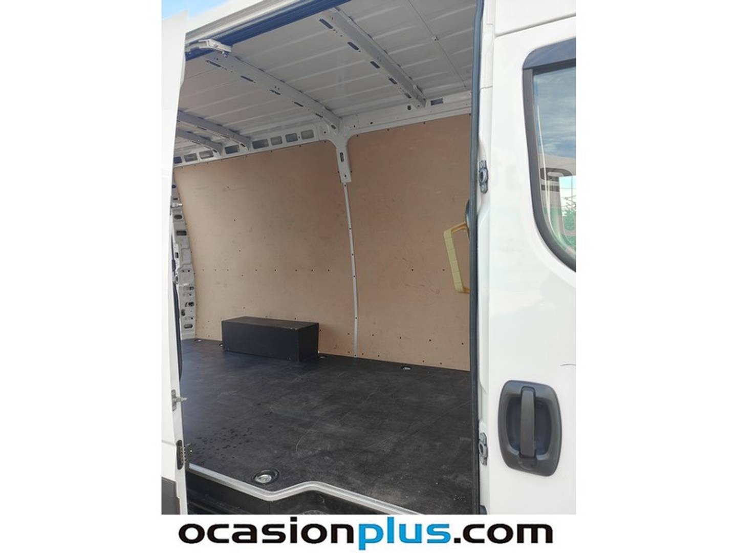 Iveco Daily Iveco Daily Furgon 35S 16 V 3520L/H2 (156 CV) km 0