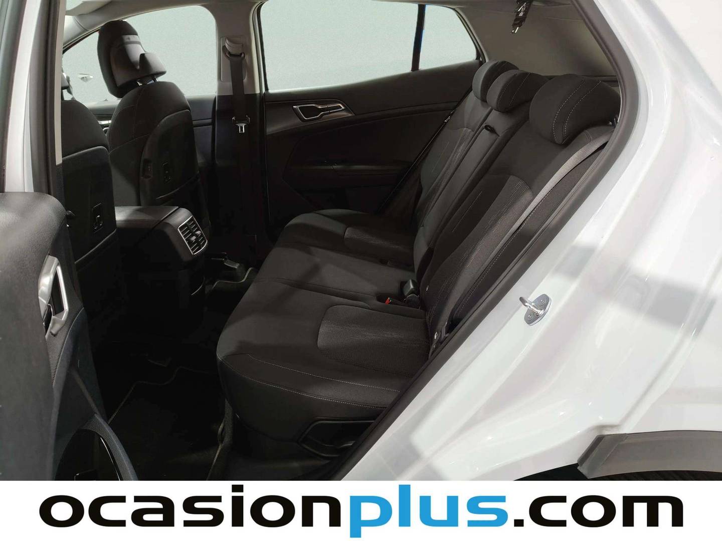 Foto asientos traseros KIA Sportage Kia Sportage 1.6 T-GDi HEV Drive 4x2 (215 CV)