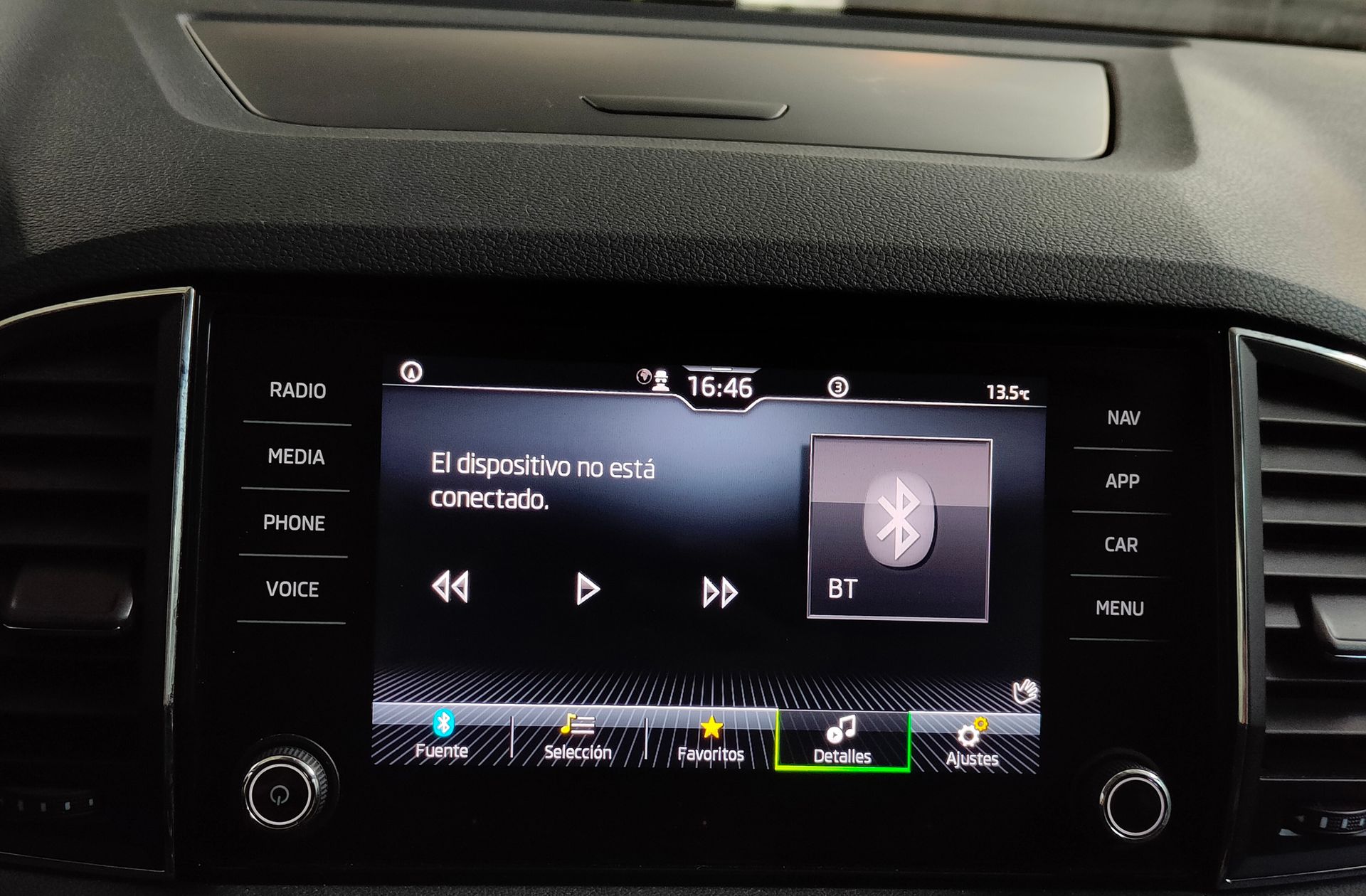 Škoda Karoq 2.0 TDI Selection - foto 32