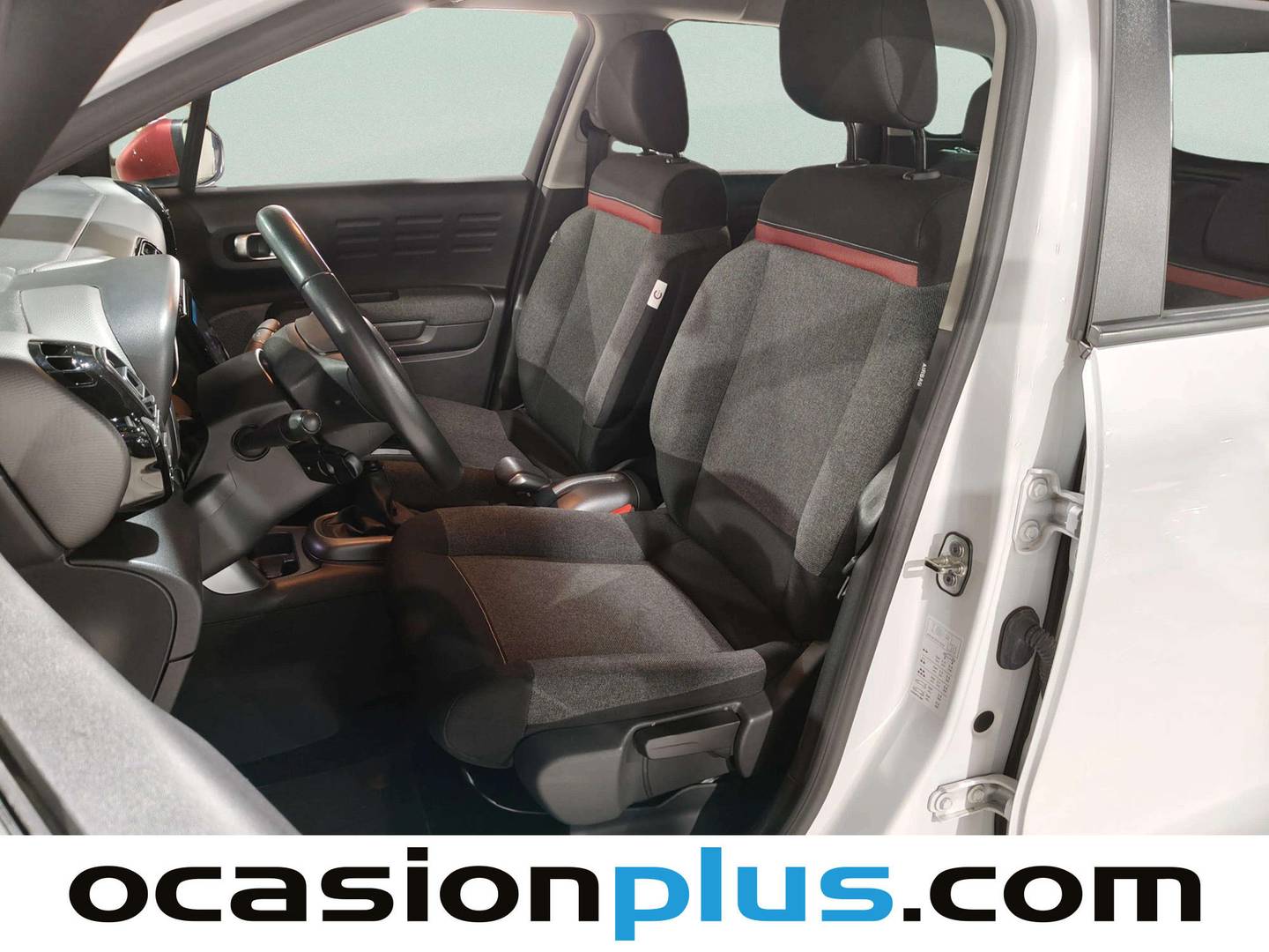 Foto asientos delanteros Citroën C3 Aircross Citroën C3 Aircross BlueHDi 100 S&S C-Series (102 CV)