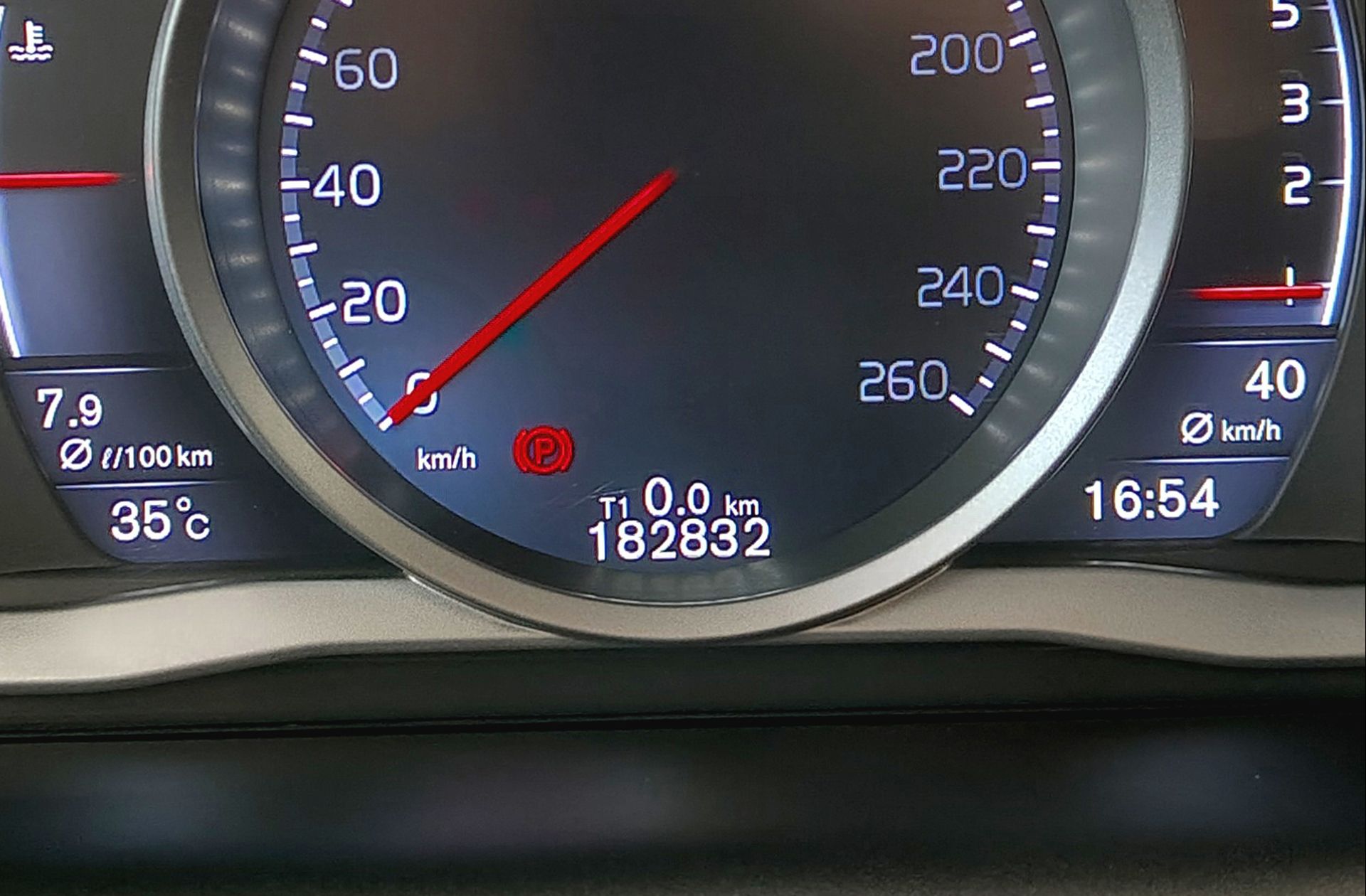 Volvo XC60 D4 Momentum - foto 9