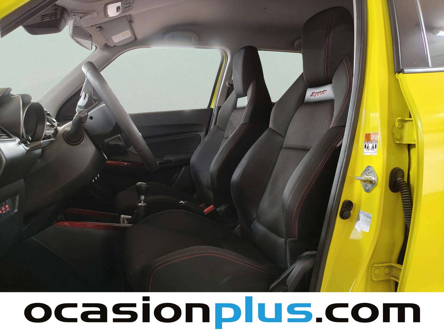 Foto asientos delanteros Suzuki Swift Suzuki Swift 1.4T Mild Hybrid Sport (129 CV)