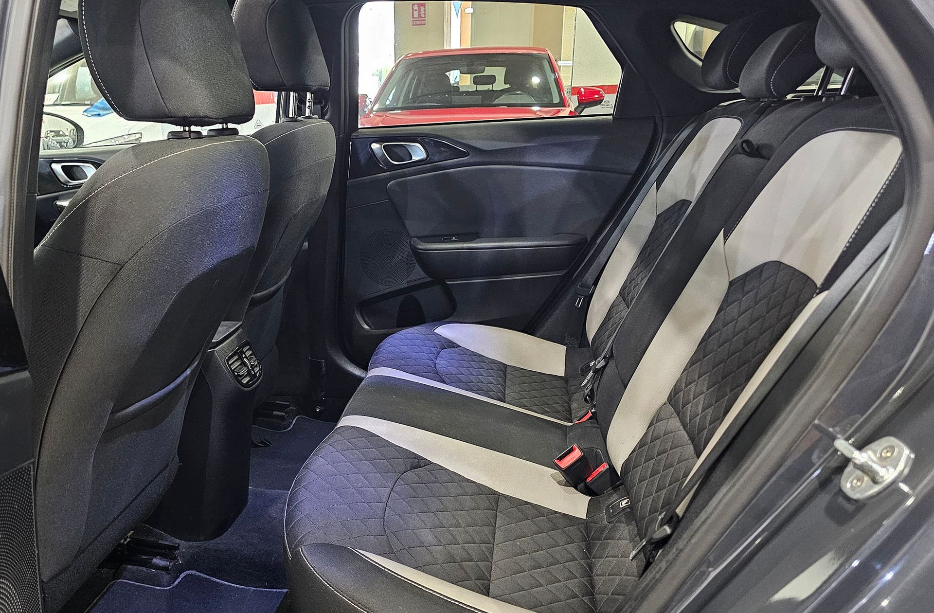 Kia ProCeed 1.4 T-GDi GT Line - foto 15