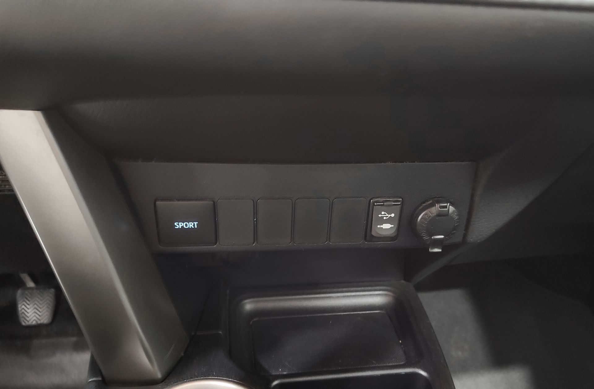 Toyota RAV4 150D Advance AWD - foto 33