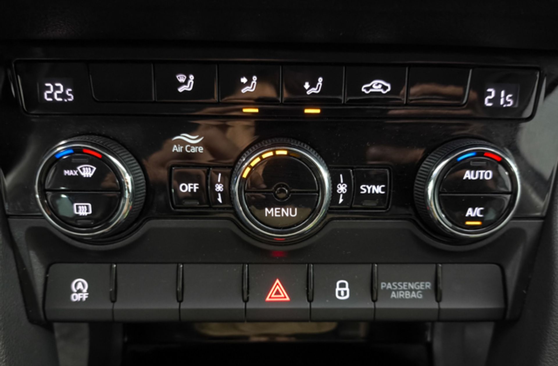 Škoda Karoq 1.6 TDI Ambition - foto 35