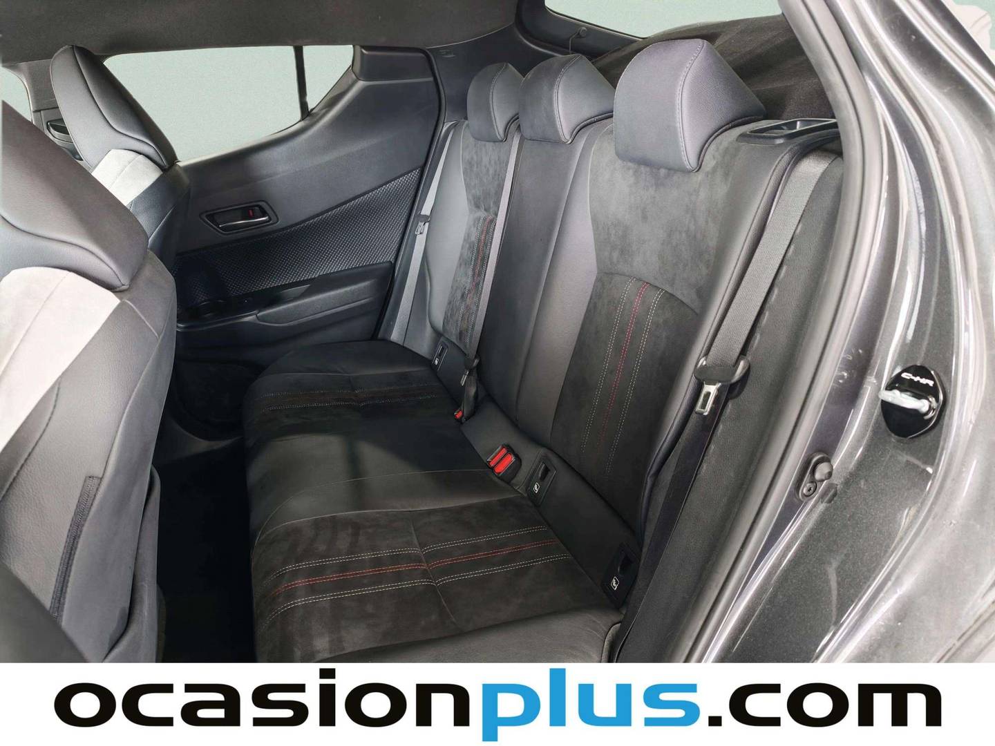 Foto asientos traseros Toyota C-HR Toyota C-HR 180H GR Sport  (184 CV)