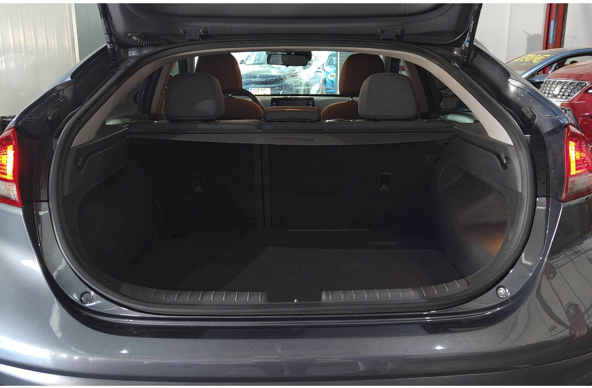 Hyundai Ioniq 1.6 GDI PHEV Klass DT - foto 16