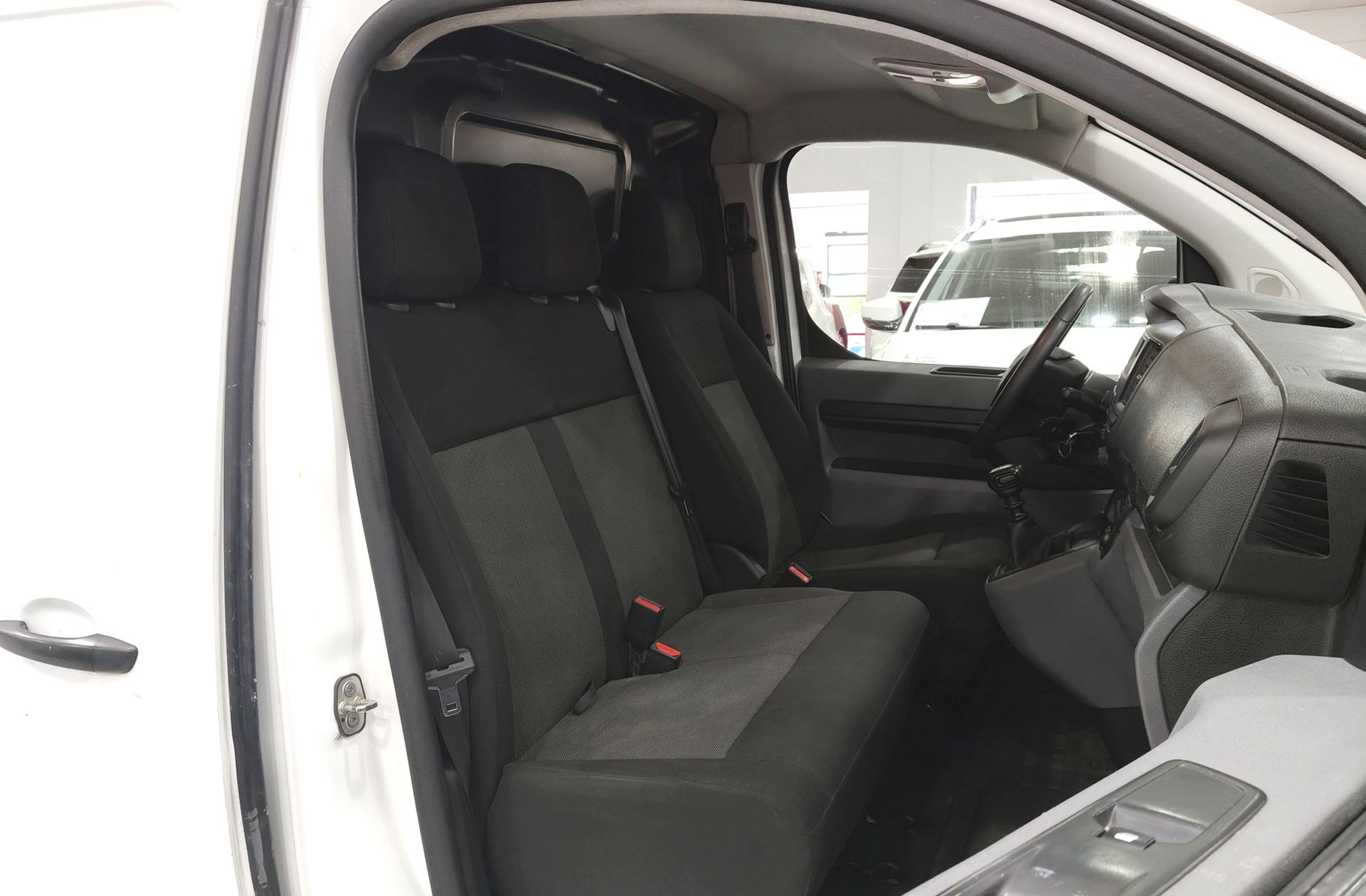 Peugeot Expert Furgon BlueHDi 120 Pro Standard - foto 13