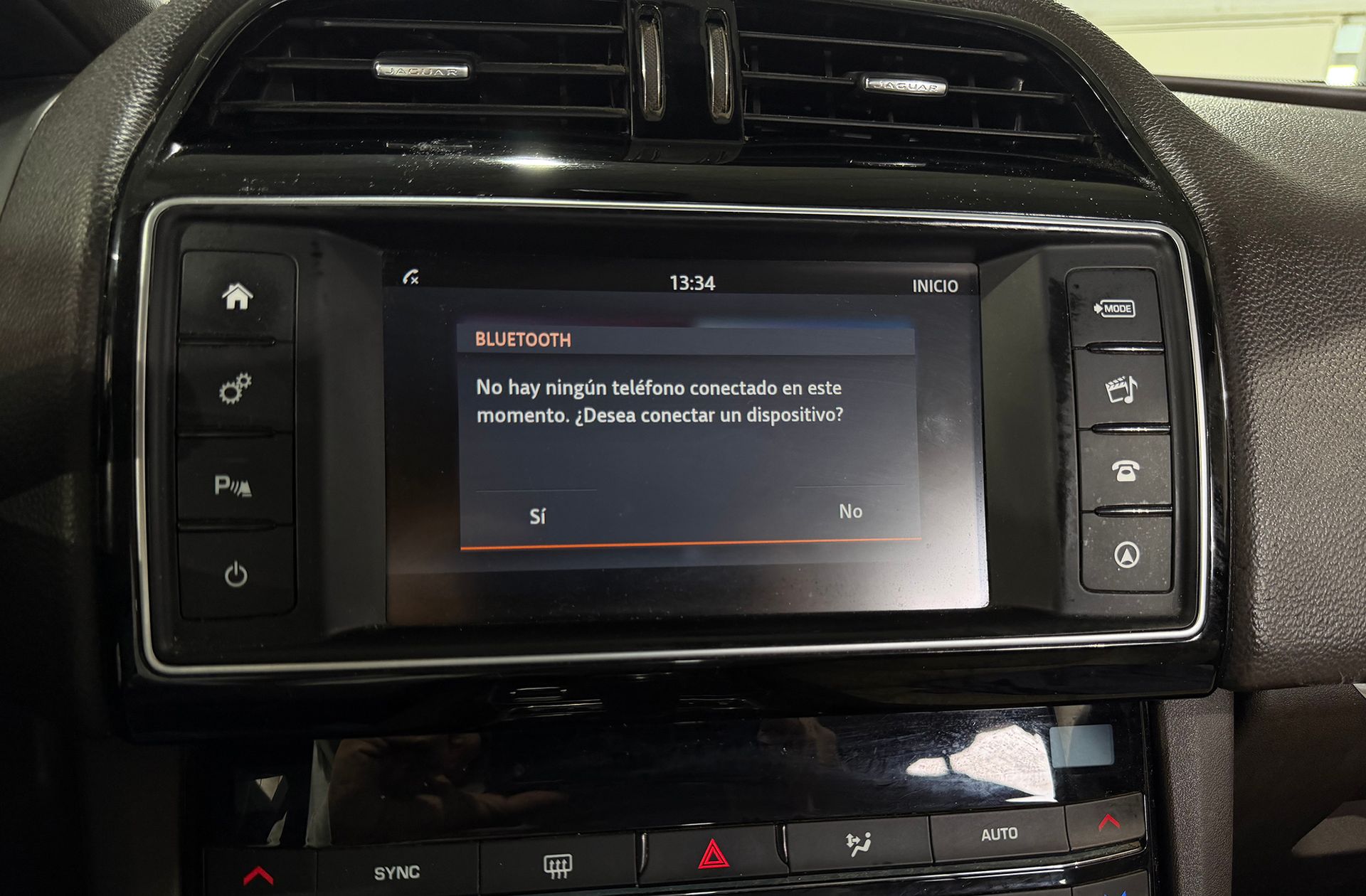 Jaguar F-Pace 2.0L i4D Prestige AWD - foto 28
