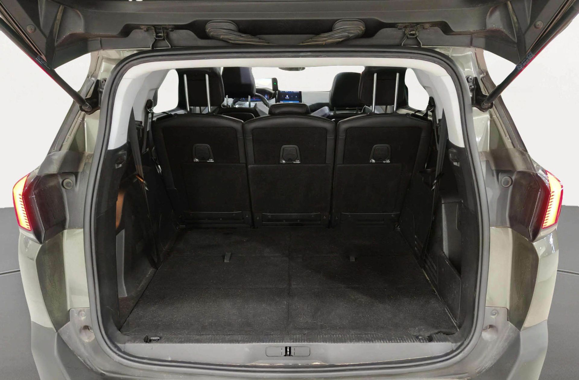 Peugeot 5008 BlueHDi 130 Allure EAT8 7 plazas - foto 17
