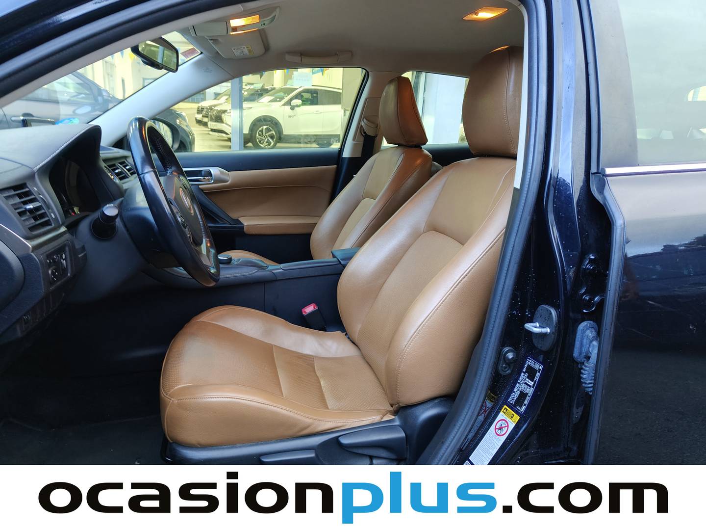 Foto asientos delanteros Lexus CT Lexus CT 200h Executive + Navibox (136 CV)