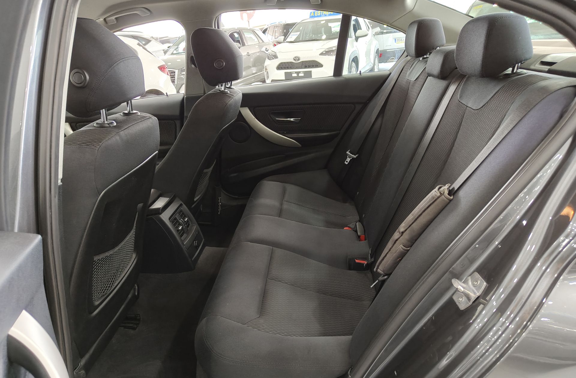 BMW Serie 3 318d - foto 11