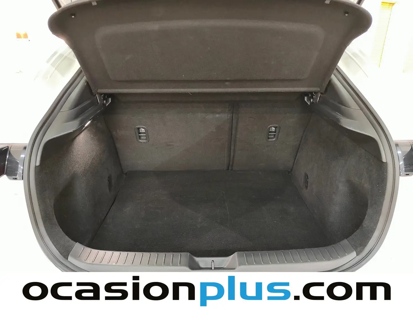 Foto Mazda CX-30 Mazda CX-30 2.5 e-Skyactive G MHEV Prime-Line AT (140 CV)