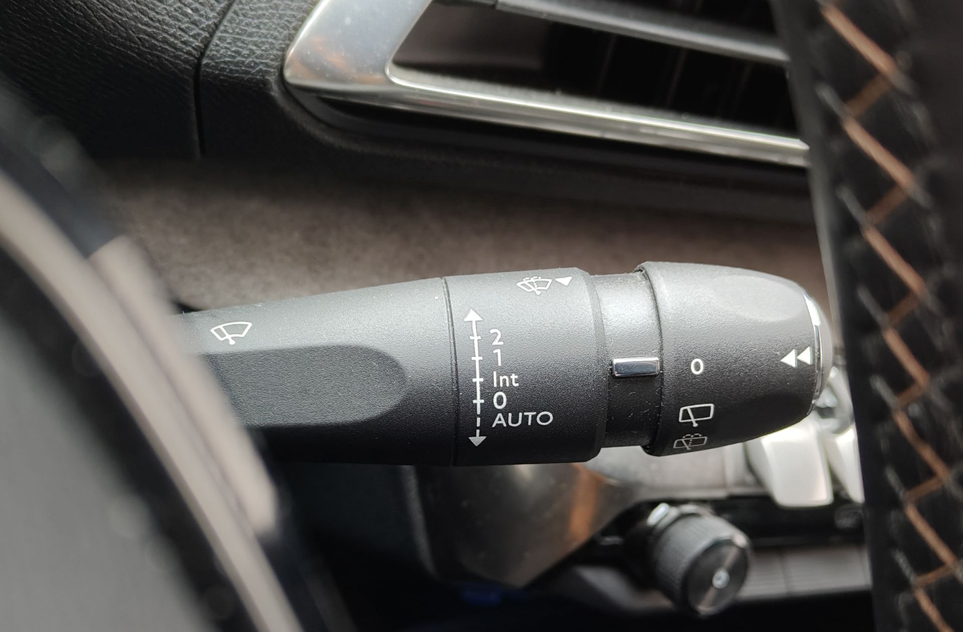 Peugeot 3008 PureTech 130 GT - foto 30