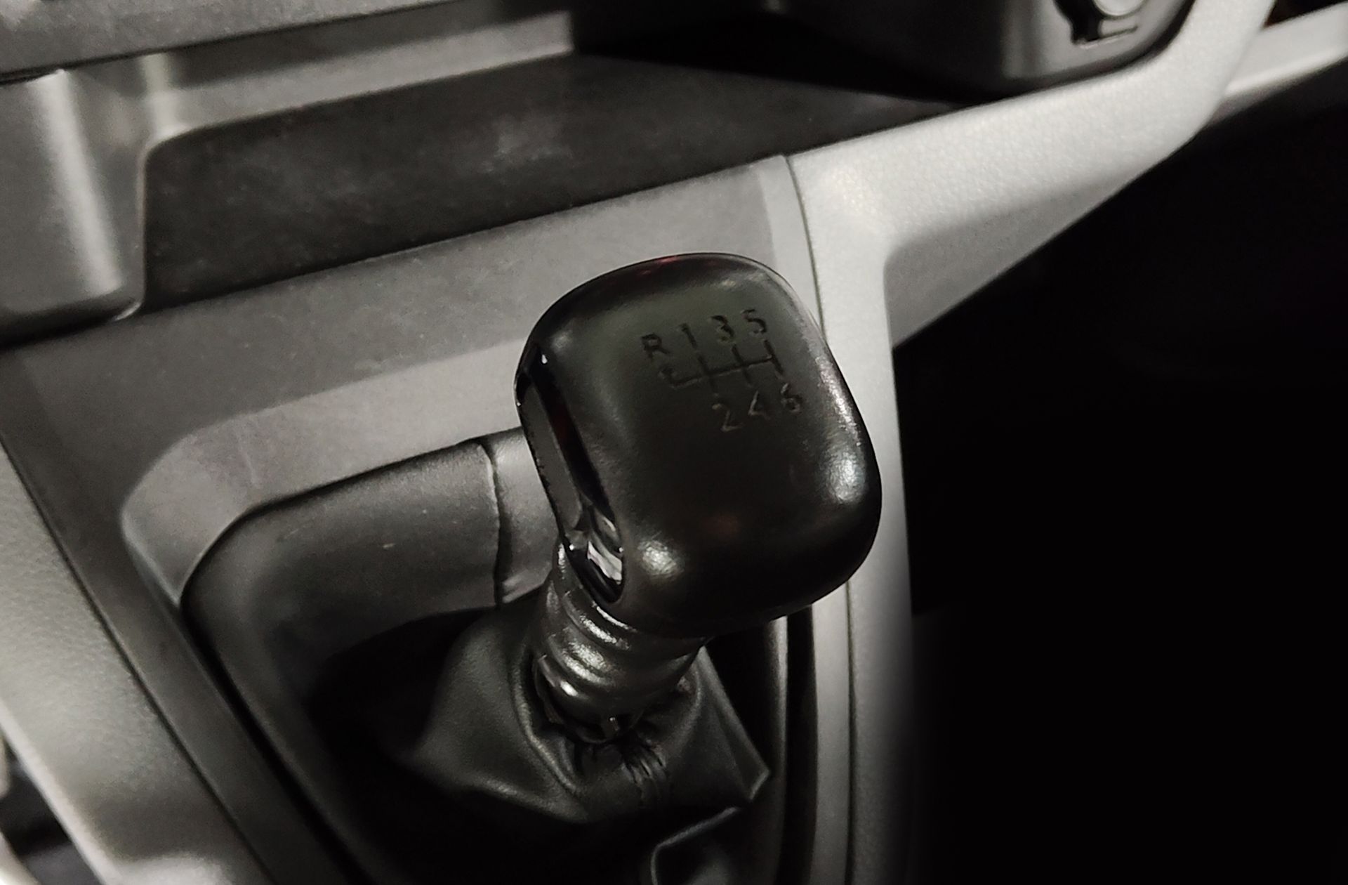 Opel Vivaro Furgon 2.0 Diesel L Incrementada Express - foto 5