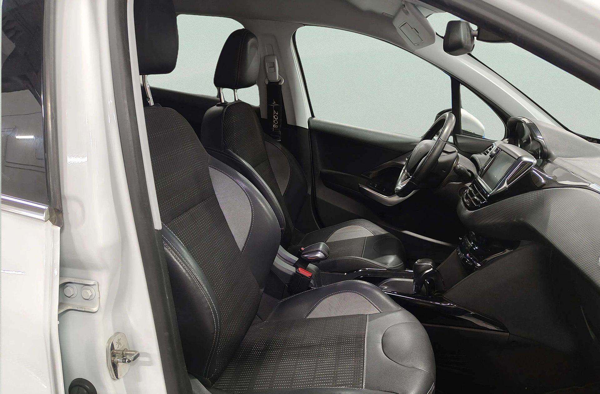 Peugeot 2008 BlueHDi 120 Allure - foto 18
