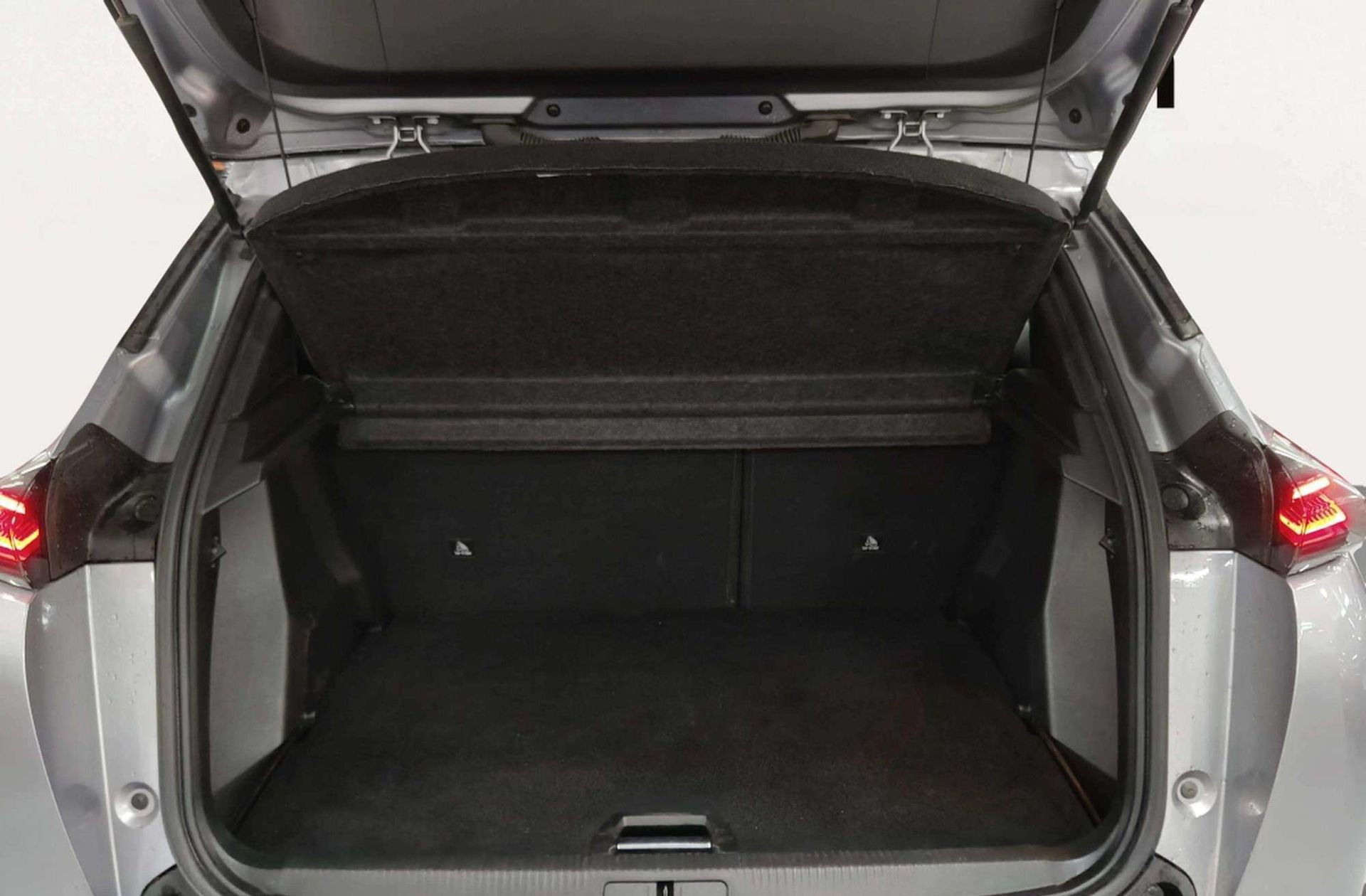 Peugeot 2008 Allure Hybrid eDCS6 - foto 17