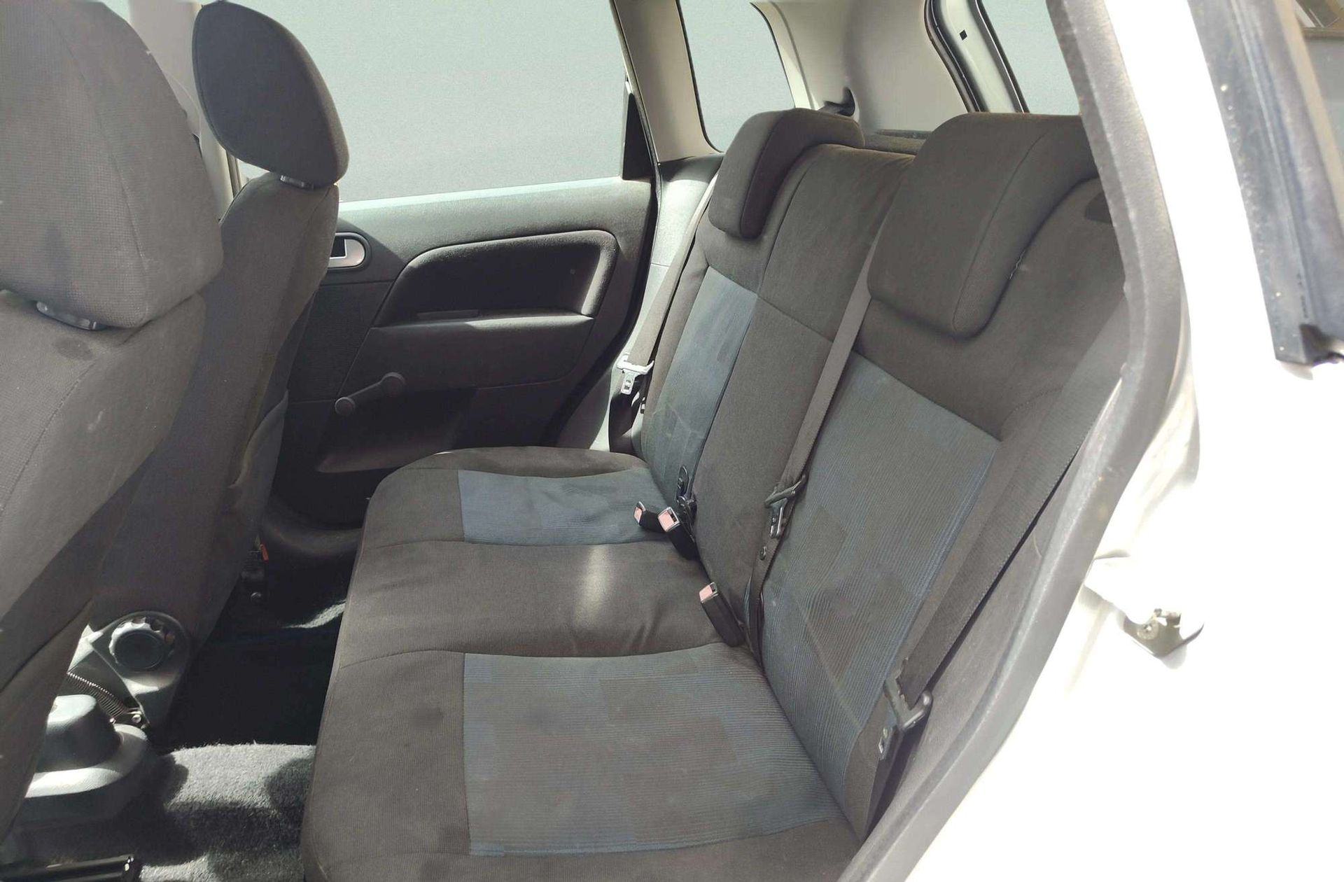 Ford Fiesta 1.4 Newport - foto 9