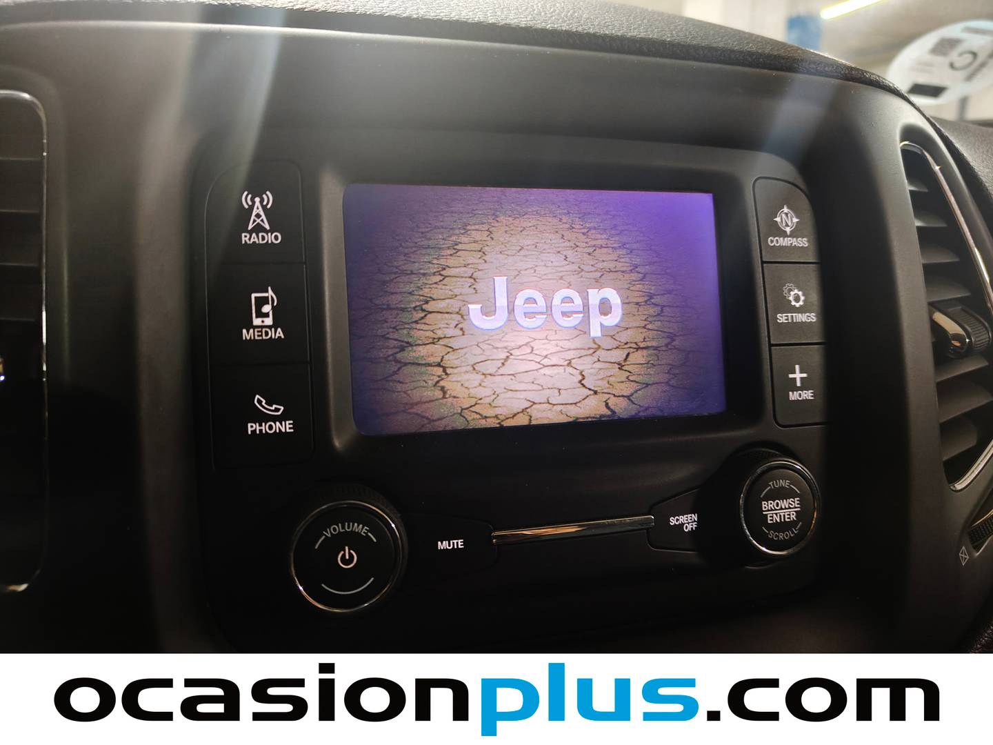 Equipamiento del Jeep Compass Jeep Compass 1.4 Multiair Sport 4x2 (140 CV)