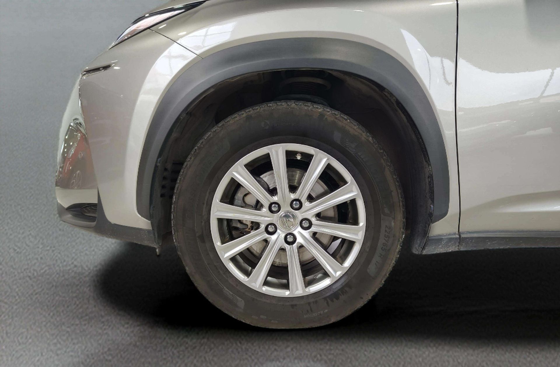 Lexus NX 300h Corporate 2WD - foto 31