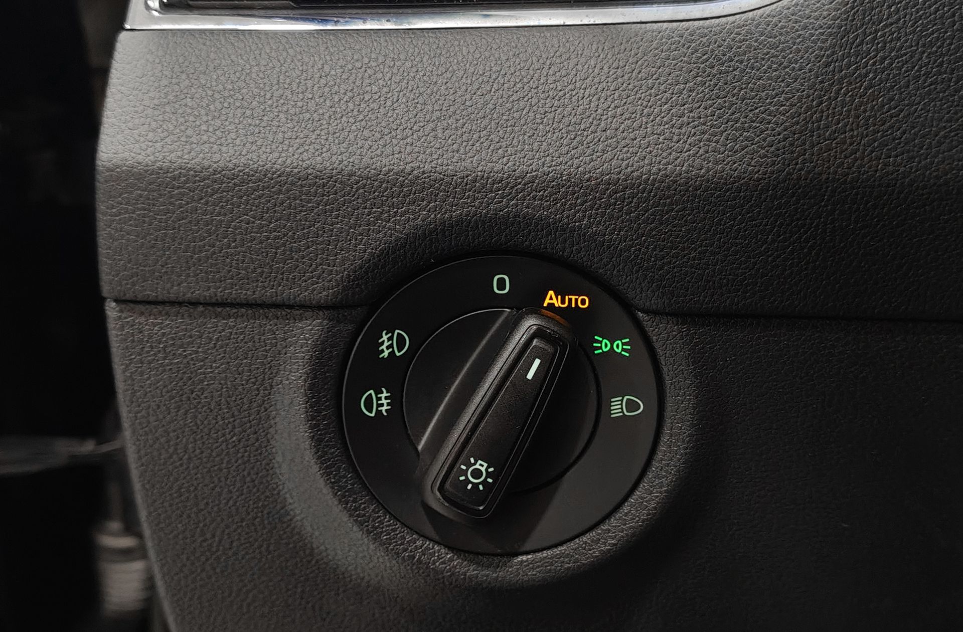 Škoda Octavia Combi Combi 1.5 TSI Ambition DSG - foto 24