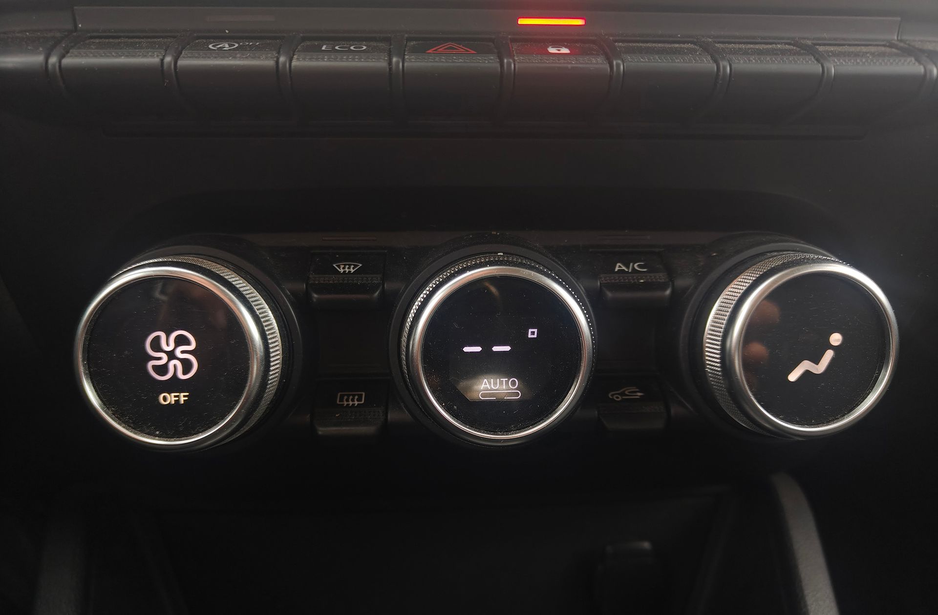 Dacia Duster Essential TCe 4x2 - foto 28