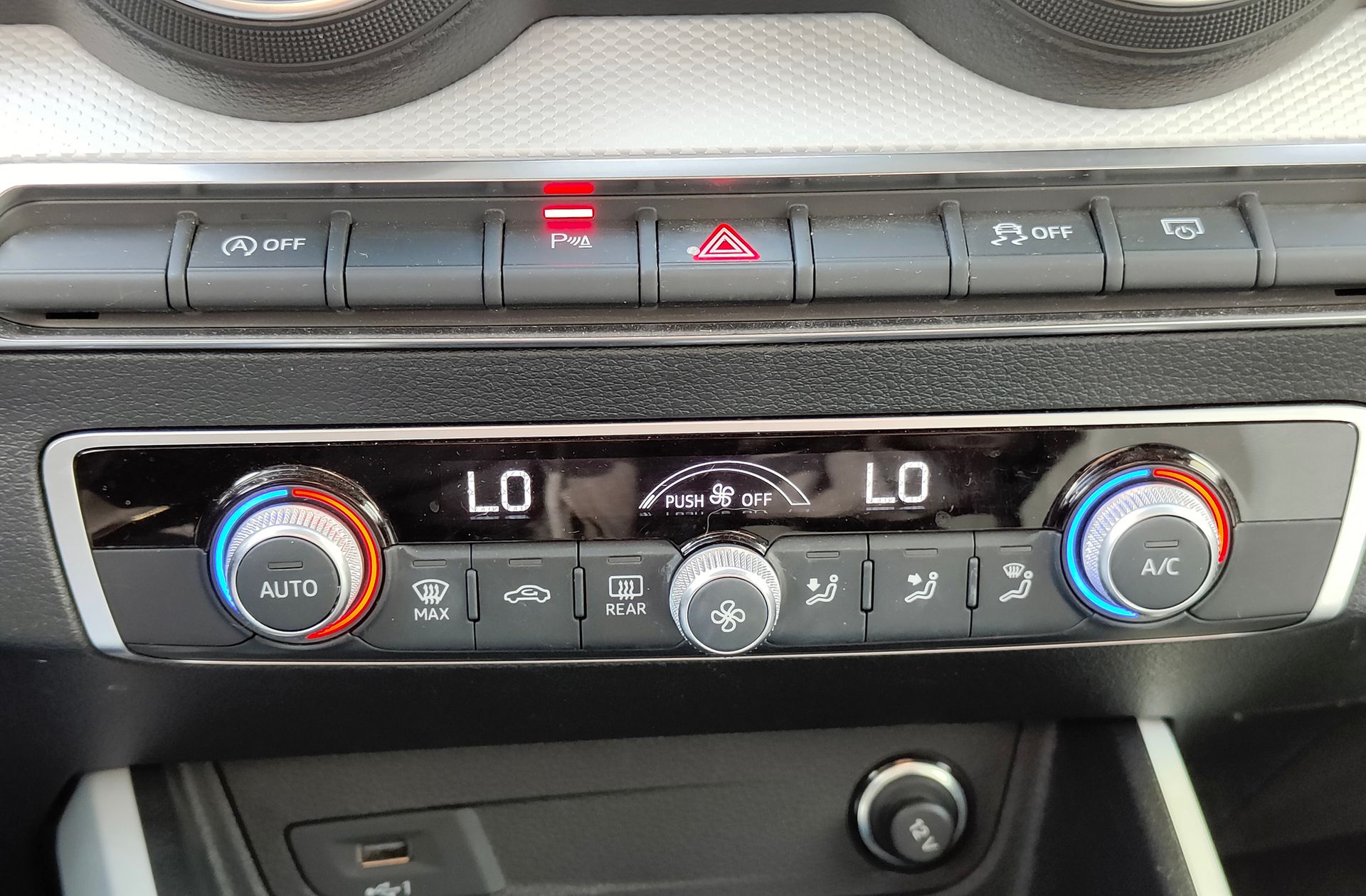 Audi Q2 Design 30 TDI S Tronic - foto 31