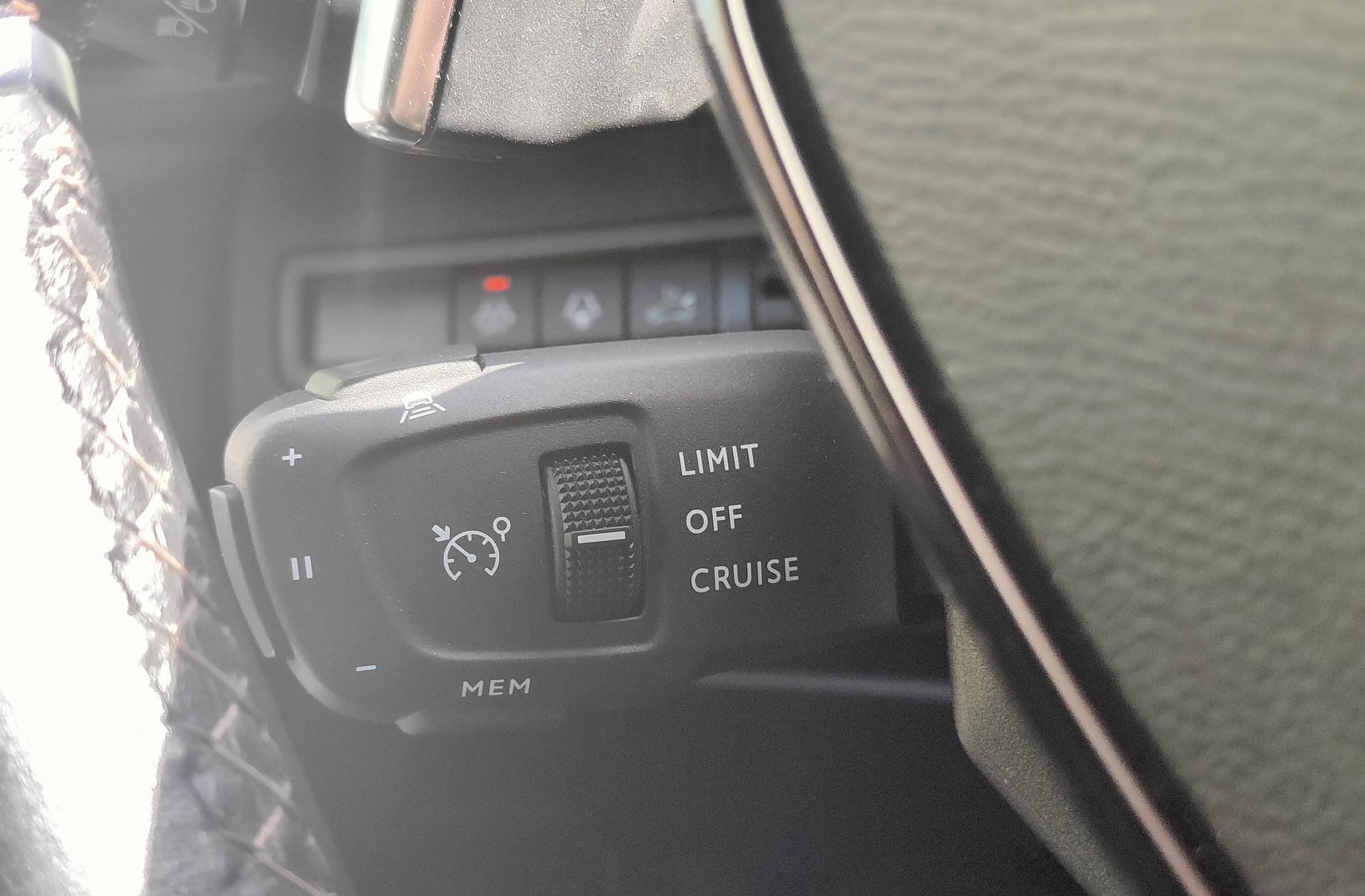 Peugeot 5008 1.2 GT eDCS6 7 plazas - foto 32