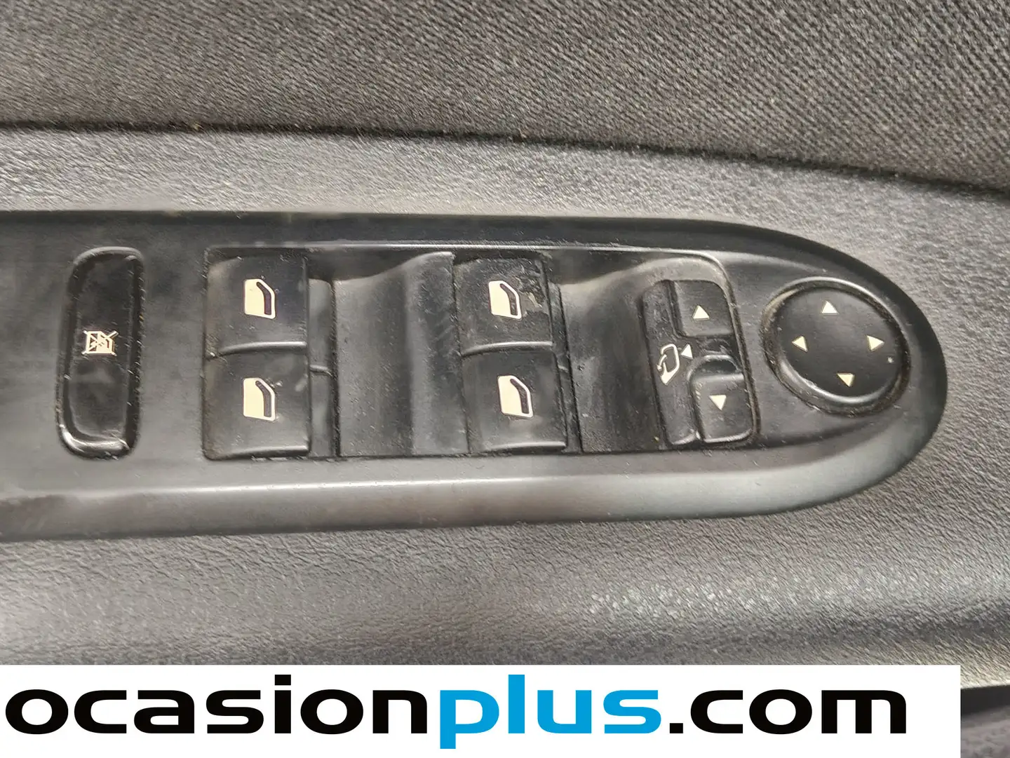 Foto Peugeot 407 SW Peugeot 407 SW SW 2.0 HDI ST Sport Pack Auto (136 CV)