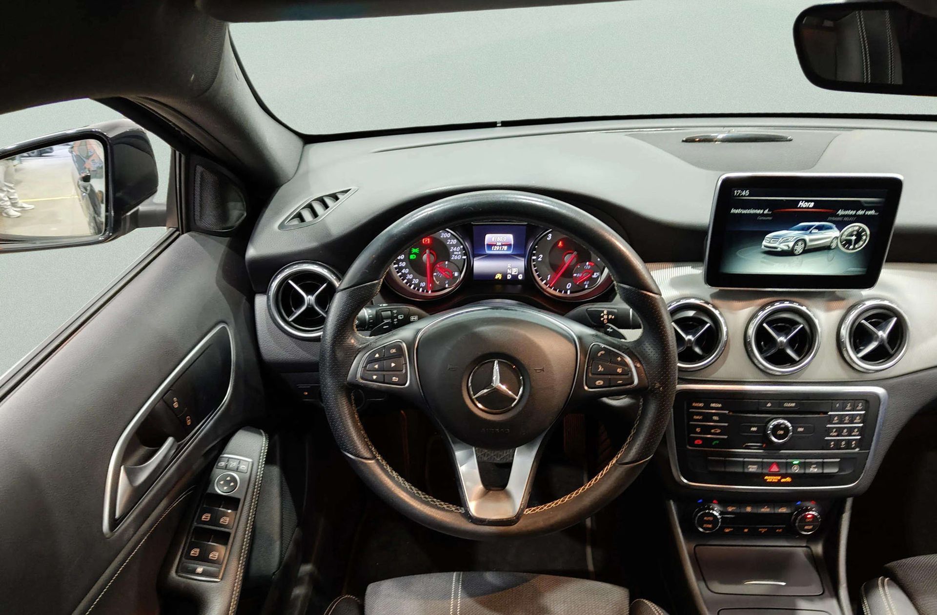 Mercedes-Benz GLA 220 d Urban - foto 21