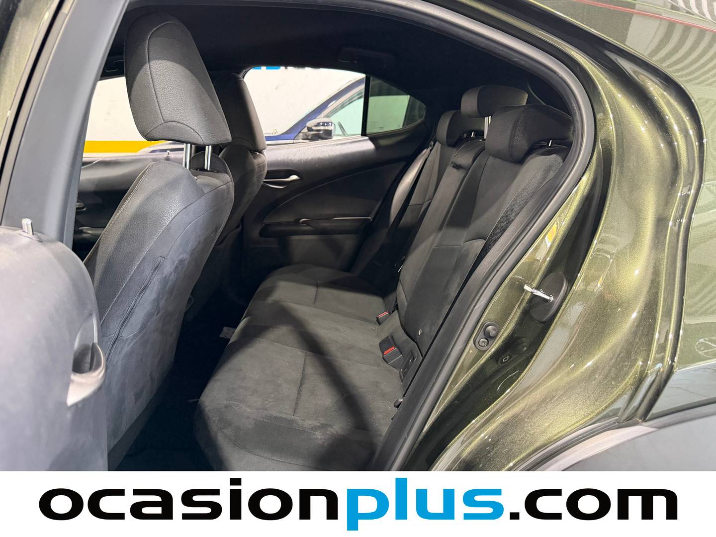 Foto asientos traseros Lexus UX Lexus UX 250h Business Navigation 2WD (184 CV)