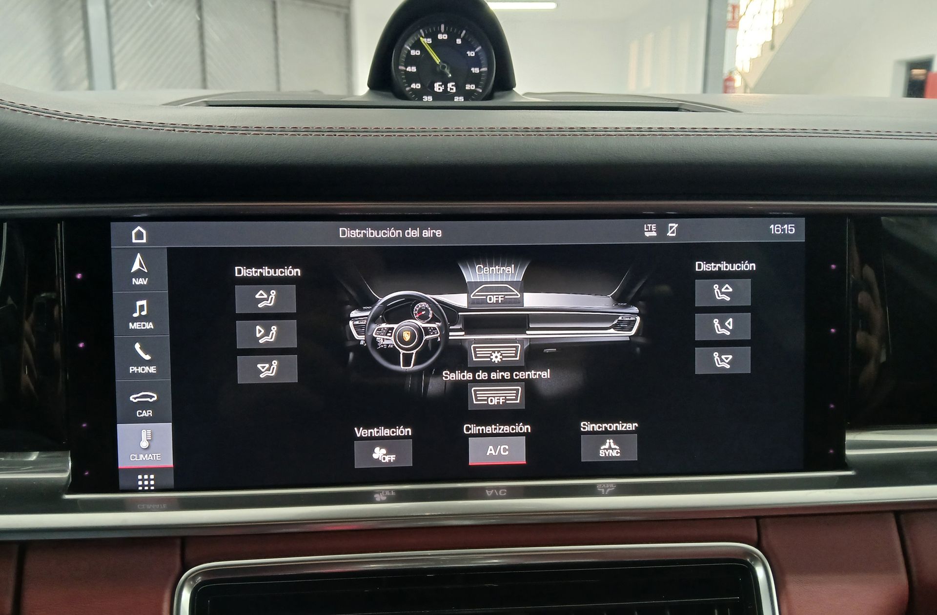Porsche Panamera 4 E-Hybrid - foto 37