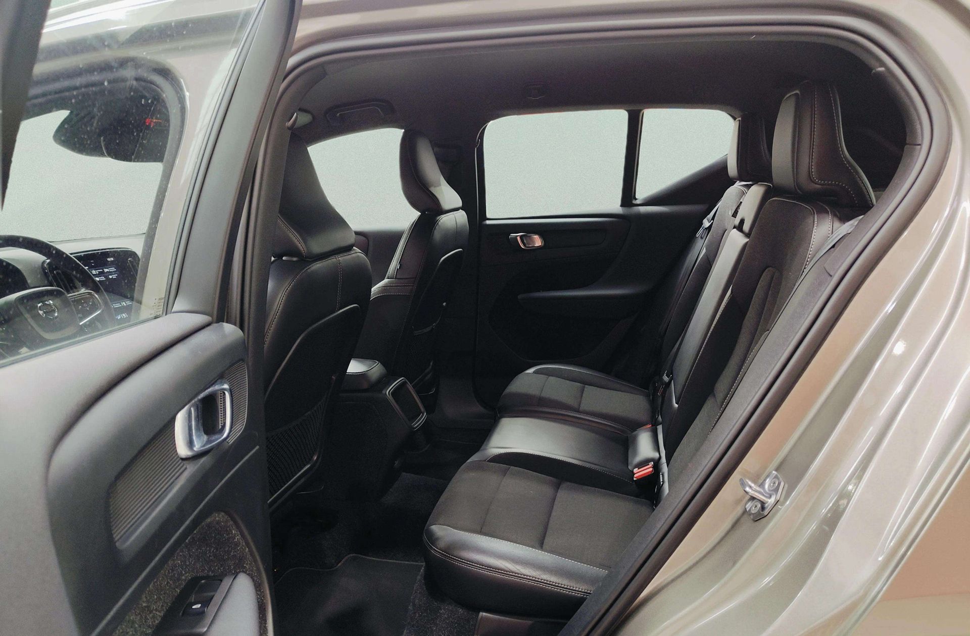 Volvo XC40 T4 Business Plus - foto 13